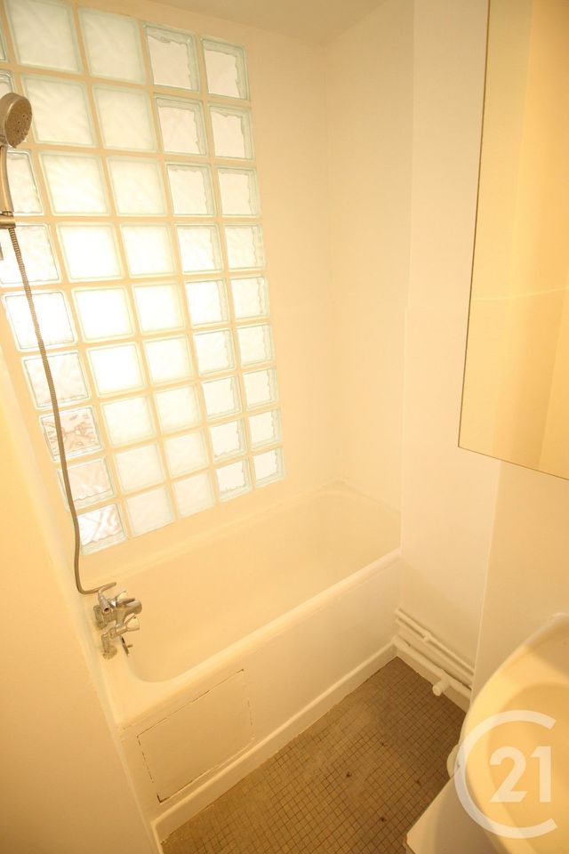 Afficher la photo en grand Appartement T2 à louer - 2 pièces - 52.0 m2 - BOULOGNE BILLANCOURT - 92 - ILE-DE-FRANCE - Century 21 Agence Jaurès