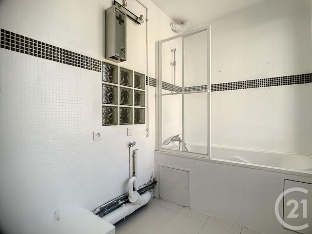 Appartement T2 à louer - 2 pièces - 42.42 m2 - PARIS - 75015 - ILE-DE-FRANCE - Century 21 Agence Jaurès