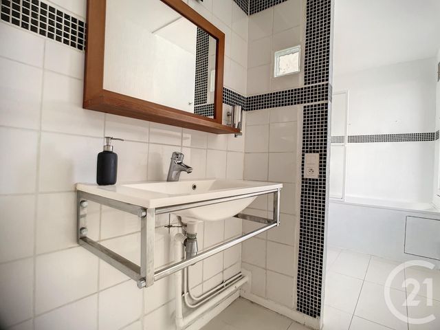Appartement T2 à louer - 2 pièces - 42.42 m2 - PARIS - 75015 - ILE-DE-FRANCE - Century 21 Agence Jaurès