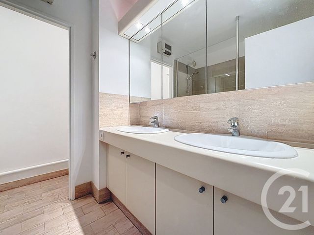 Appartement T4 à louer - 4 pièces - 105.87 m2 - PARIS - 75015 - ILE-DE-FRANCE - Century 21 Agence Jaurès