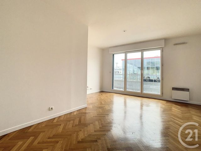 Appartement T2 à louer - 2 pièces - 46.07 m2 - ISSY LES MOULINEAUX - 92 - ILE-DE-FRANCE - Century 21 Agence Jaurès