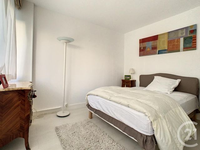 Appartement T2 à louer - 2 pièces - 43.94 m2 - ST CLOUD - 92 - ILE-DE-FRANCE - Century 21 Agence Jaurès