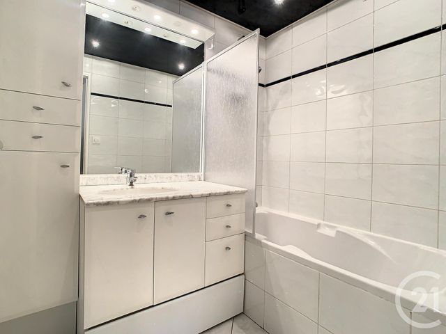 Appartement T2 à louer - 2 pièces - 43.94 m2 - ST CLOUD - 92 - ILE-DE-FRANCE - Century 21 Agence Jaurès