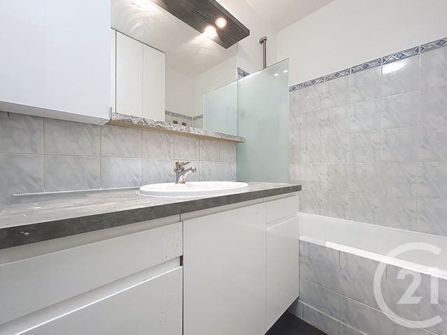Appartement T2 à louer - 2 pièces - 49.16 m2 - ISSY LES MOULINEAUX - 92 - ILE-DE-FRANCE - Century 21 Agence Jaurès