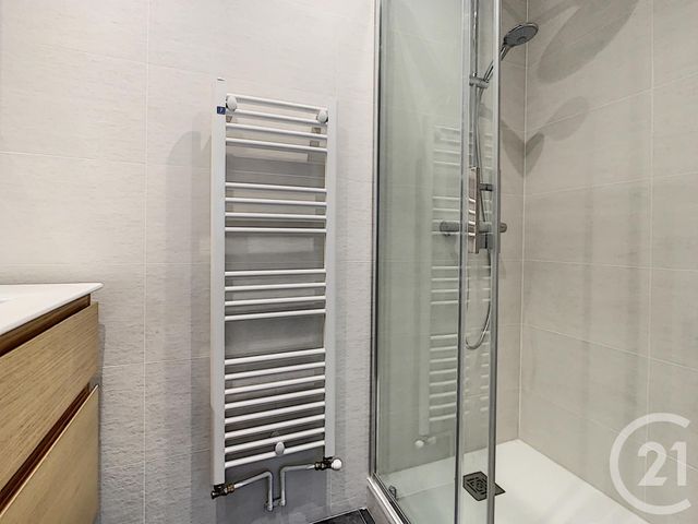 Appartement T2 à louer - 2 pièces - 40.8 m2 - PARIS - 75010 - ILE-DE-FRANCE - Century 21 Agence Jaurès