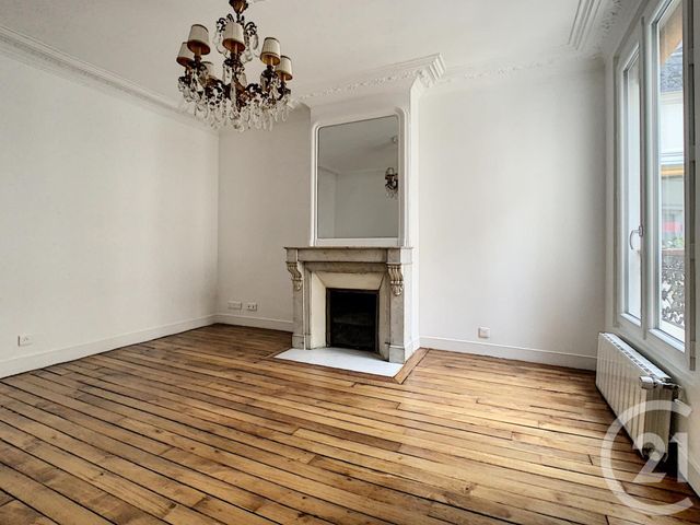 Appartement T2 à louer - 2 pièces - 40.8 m2 - PARIS - 75010 - ILE-DE-FRANCE - Century 21 Agence Jaurès
